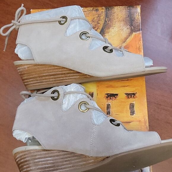 Bella Vita Clud Suede Ingrid Wedge Sandals Size 8 - Picture 6 of 9